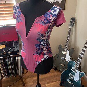 Express Petite Women's Peekaboo Floral Bodysuit